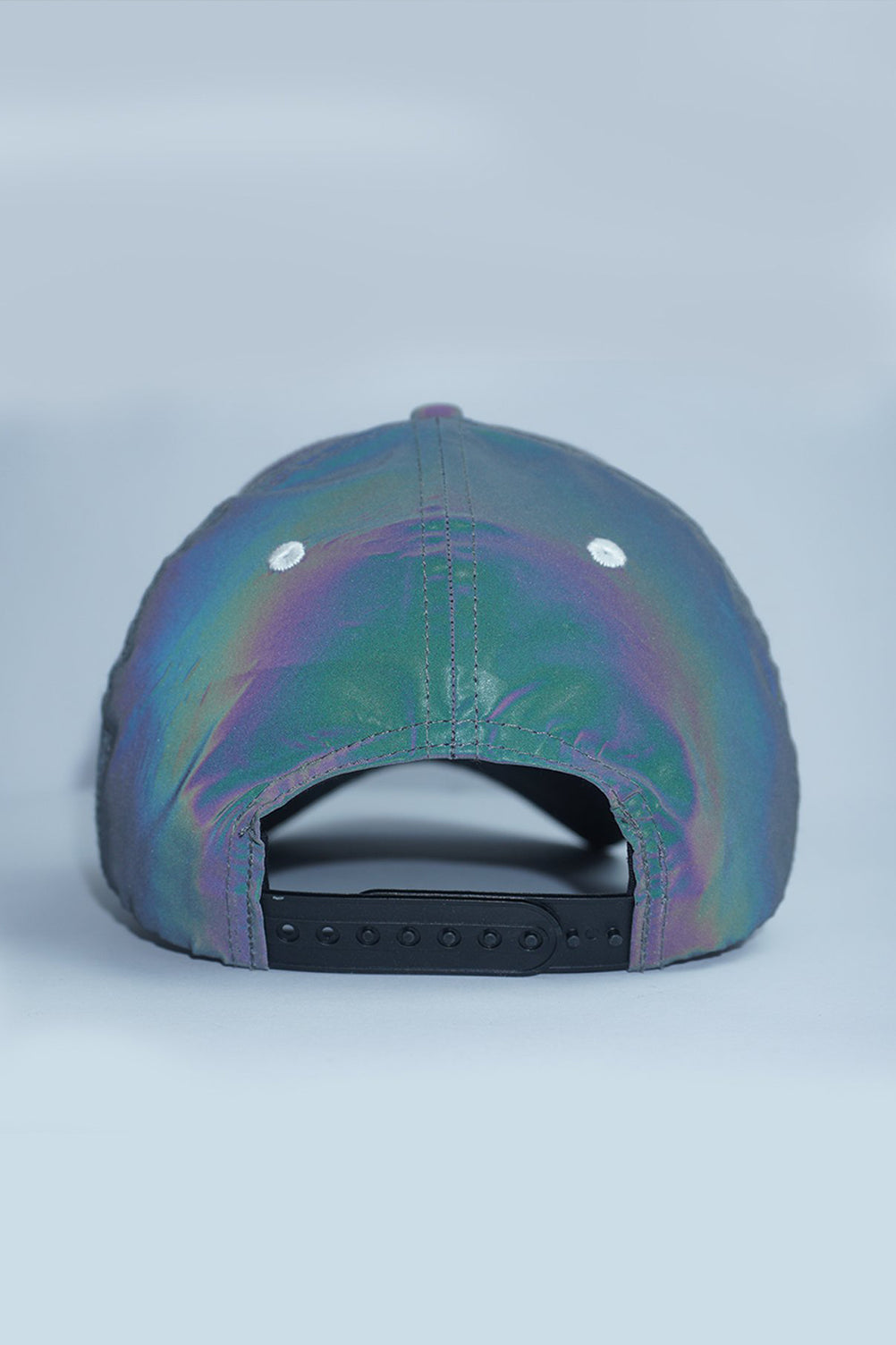 OPULENCE IRIDESCENT SCRIPT CAP