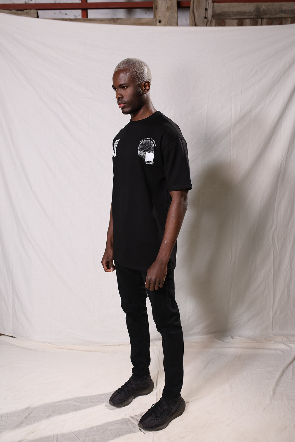 THE WORLD IS YOURS PRINT T-SHIRT